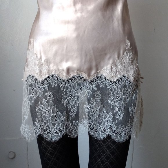 *SOLD* Victoria's Secret // VTG Nude/Beige Slip - Picture 2 of 8